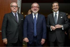 da sin. Achille Colombo Clerici, Roberto Maroni e Massimo Baggi